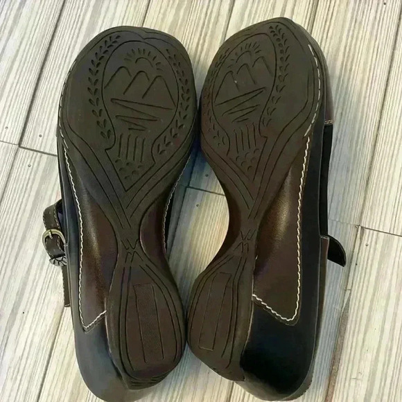 *NWOT* Rialto Mary Jane Clogs - Picture 2 of 3